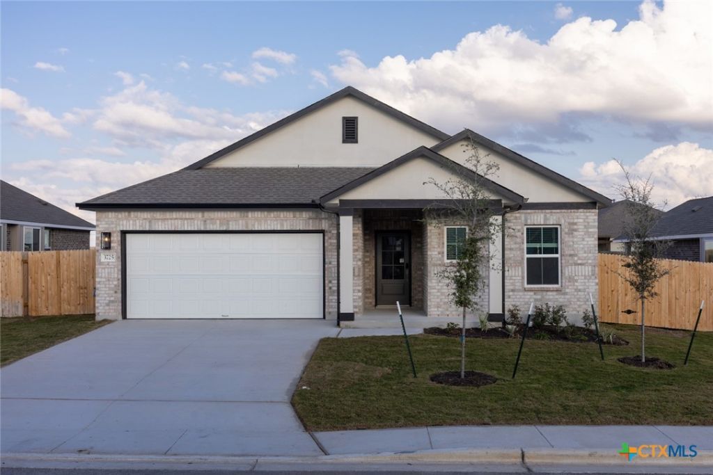3725 Pin Oak Hills , Seguin, TX 78155 Main Photo