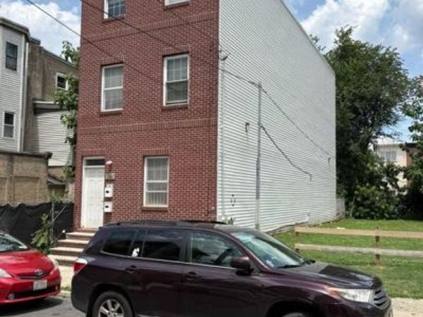 1739 W BERKS STREET , PHILADELPHIA, PA 19121