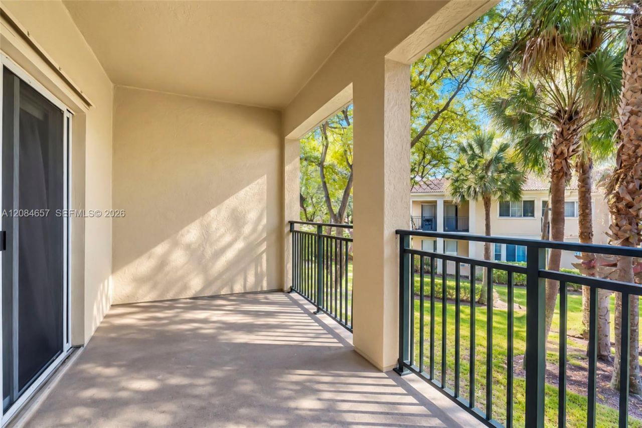 2474 Centergate Dr , Unit 203, Miramar, FL 33025 Photo