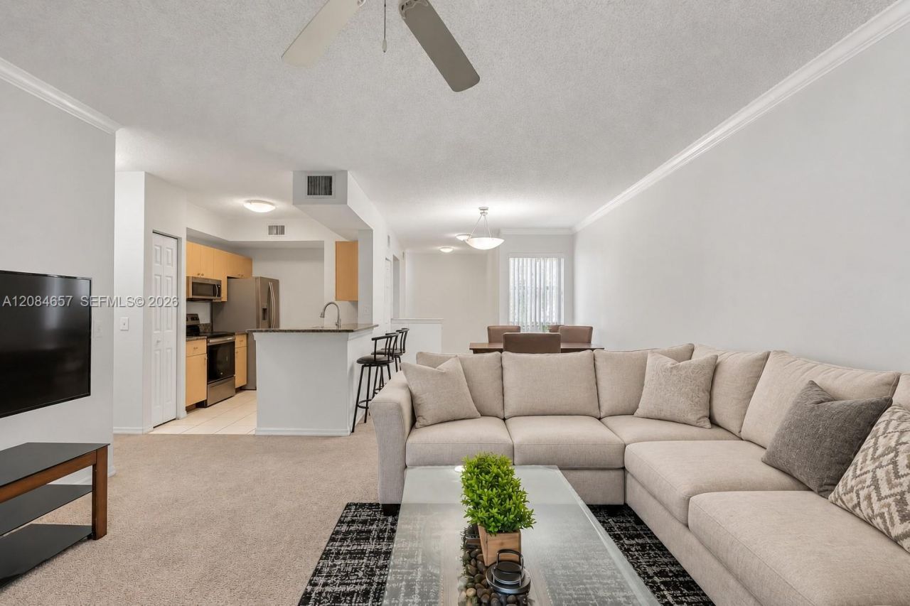 2474 Centergate Dr , Unit 203, Miramar, FL 33025 Photo