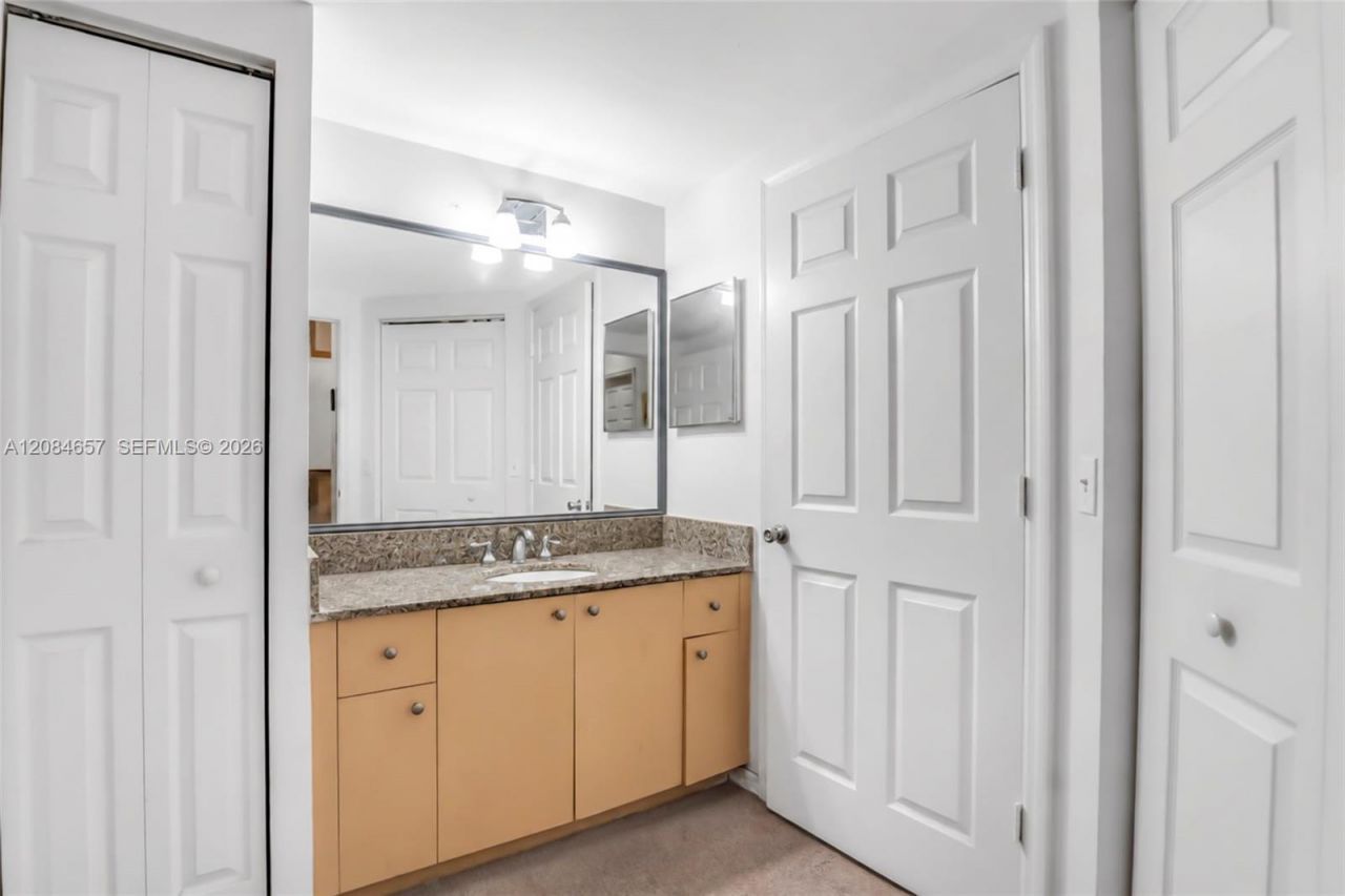 2474 Centergate Dr , Unit 203, Miramar, FL 33025 Photo