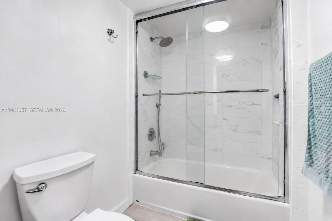 2474 Centergate Dr , Unit 203, Miramar, FL 33025 Photo