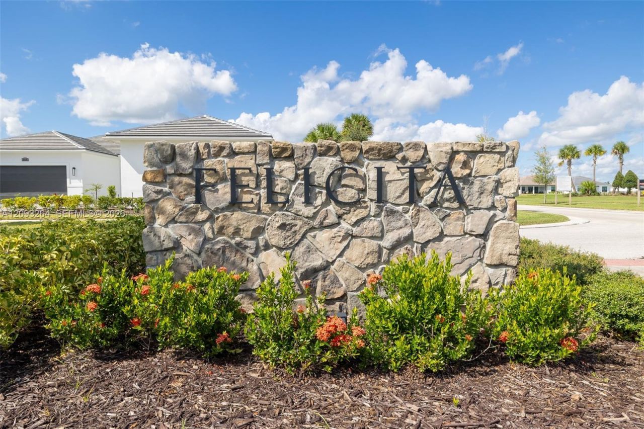 8609 SW Felicita Way, Port Saint Lucie, FL 34987 Photo