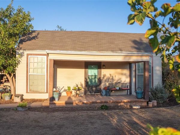 1212 Avenue Avenue N, Anson, TX 79501