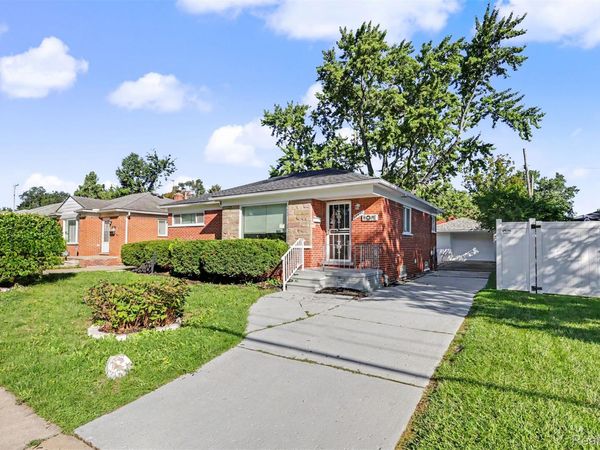 24936 Elmira , Redford Township, Mi 48239