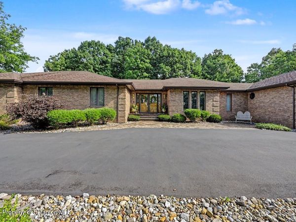 106 Maria Boulevard, Archbald, PA 18403
