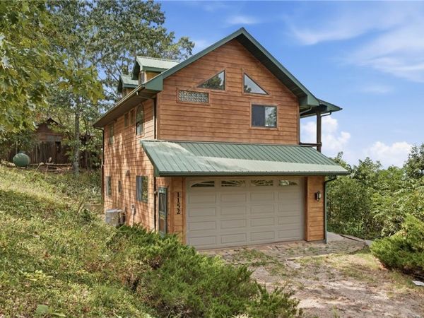 1152 County Road 220 , Eureka Springs, AR 72631