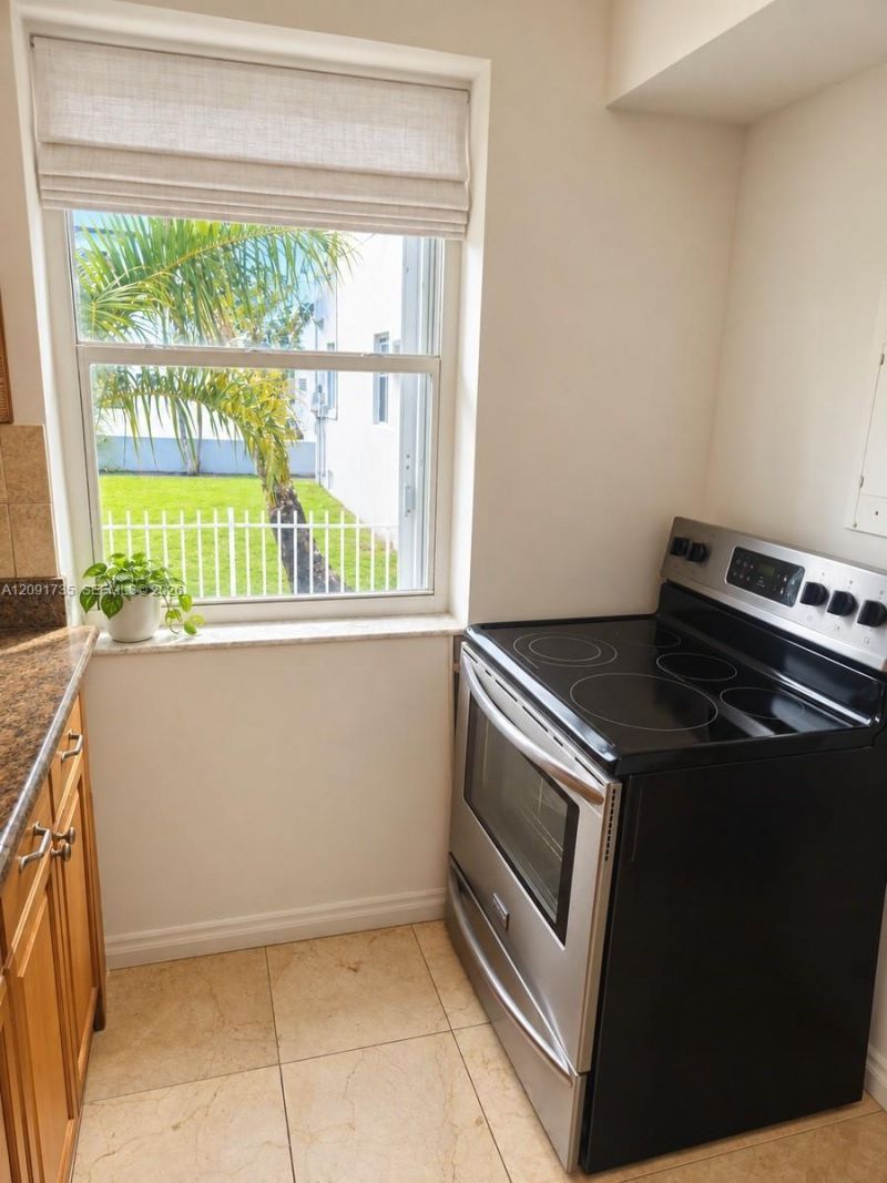530 SW 10th St, Unit 2-C, Miami, FL 33130 Photo
