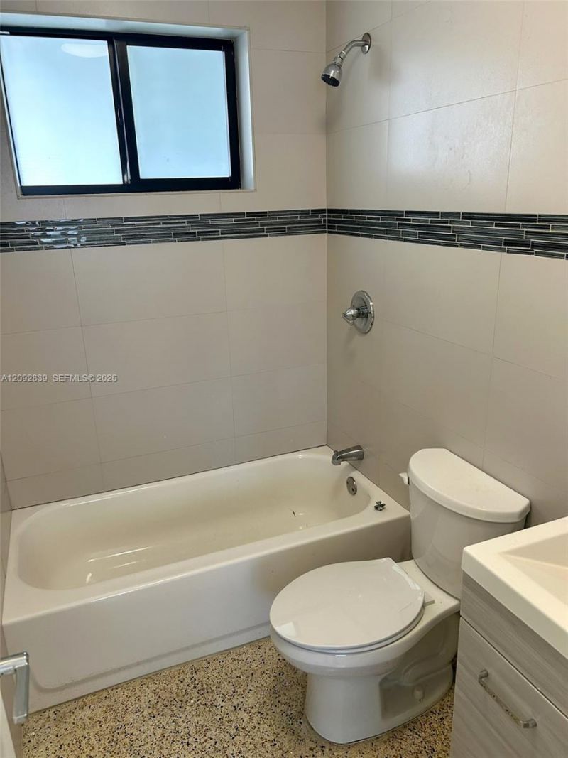 1590 NE 118th St , Unit 1, Miami, FL 33161 Photo