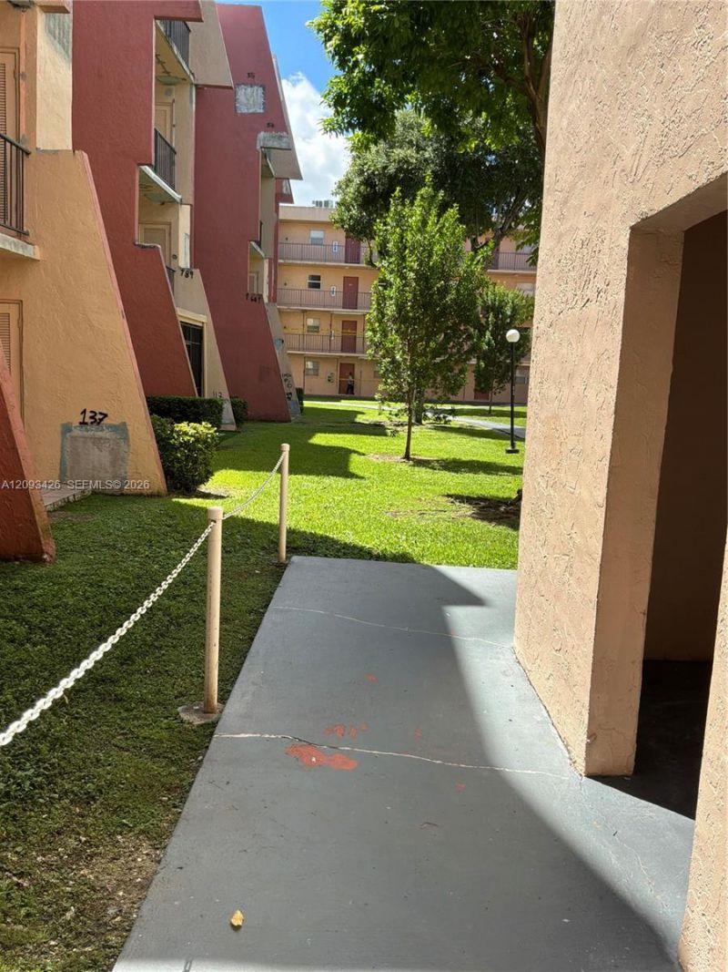 13715 Kendale Lakes Cir, Unit A-107, Miami, FL 33183 Photo
