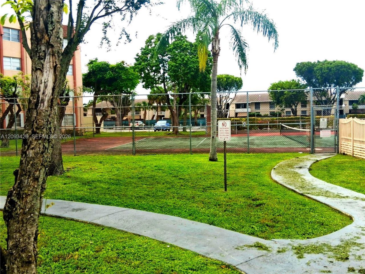 13715 Kendale Lakes Cir , Unit A-107, Miami, FL 33183 Photo