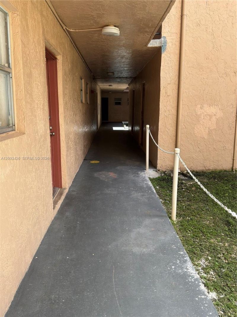 13715 Kendale Lakes Cir, Unit A-107, Miami, FL 33183 Photo