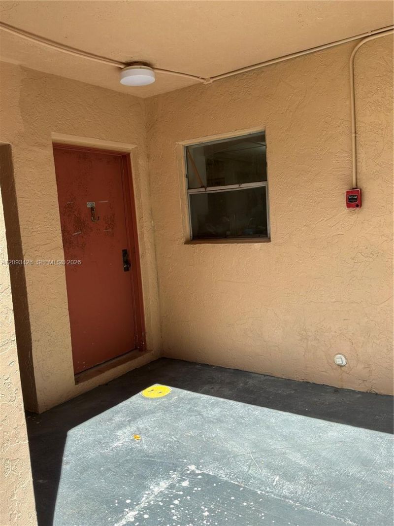13715 Kendale Lakes Cir, Unit A-107, Miami, FL 33183 Photo