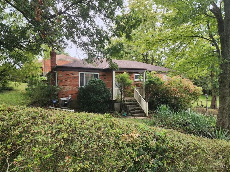 6793 Hearne Road, Green Township, OH 45248 Photo 2