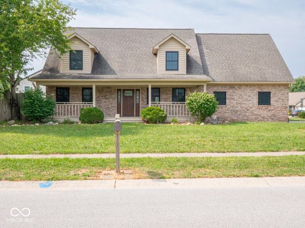 62 Eastview Drive , Bargersville, IN 46106