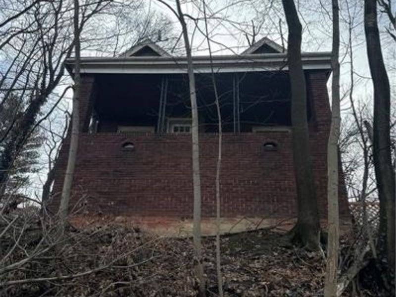 19201 Shawnee Road, Euclid, OH 44117 Photo 3