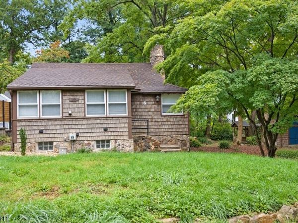5 Rockwood Trl, Kinnelon, NJ 07405