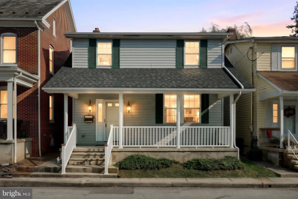111 PLEASANT STREET , NEW OXFORD, PA 17350