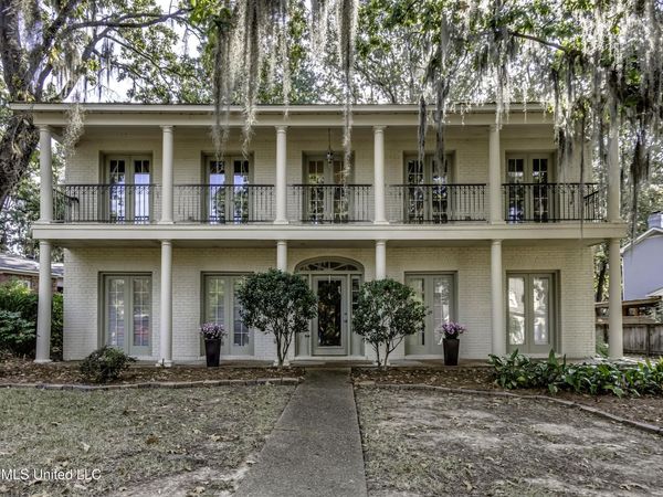 30 Moss Forest Circle, Jackson, MS 39211