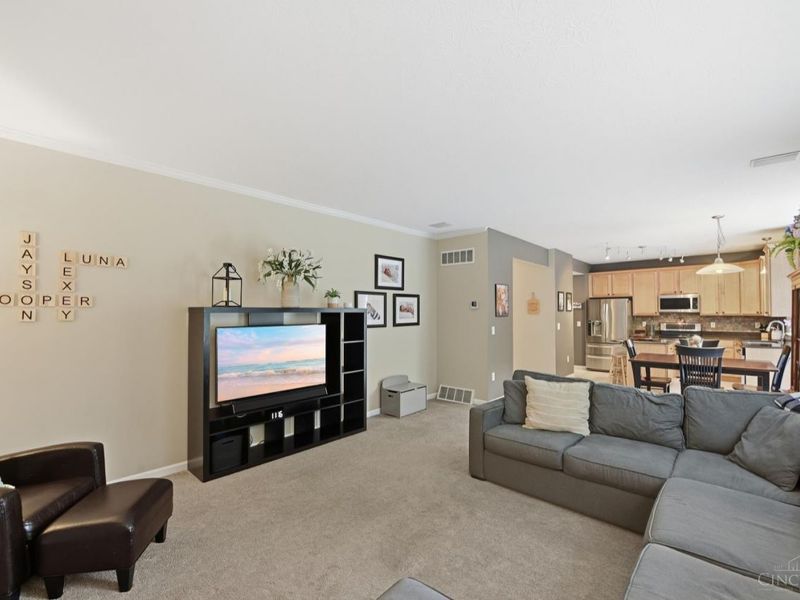 884 Ellery Drive, Union Township, OH 45245 Photo 7