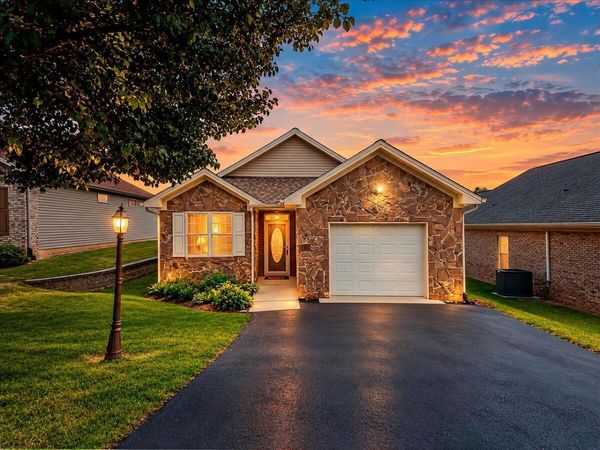 115 Windsong LN NW, Christiansburg, VA 24073