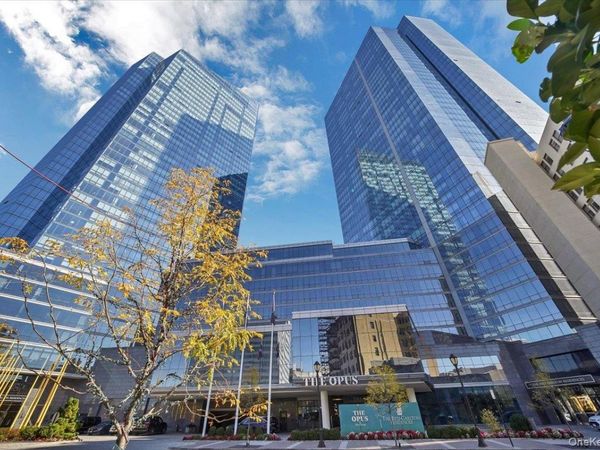 1 Renaissance Square , Unit V6G, White Plains, NY 10601