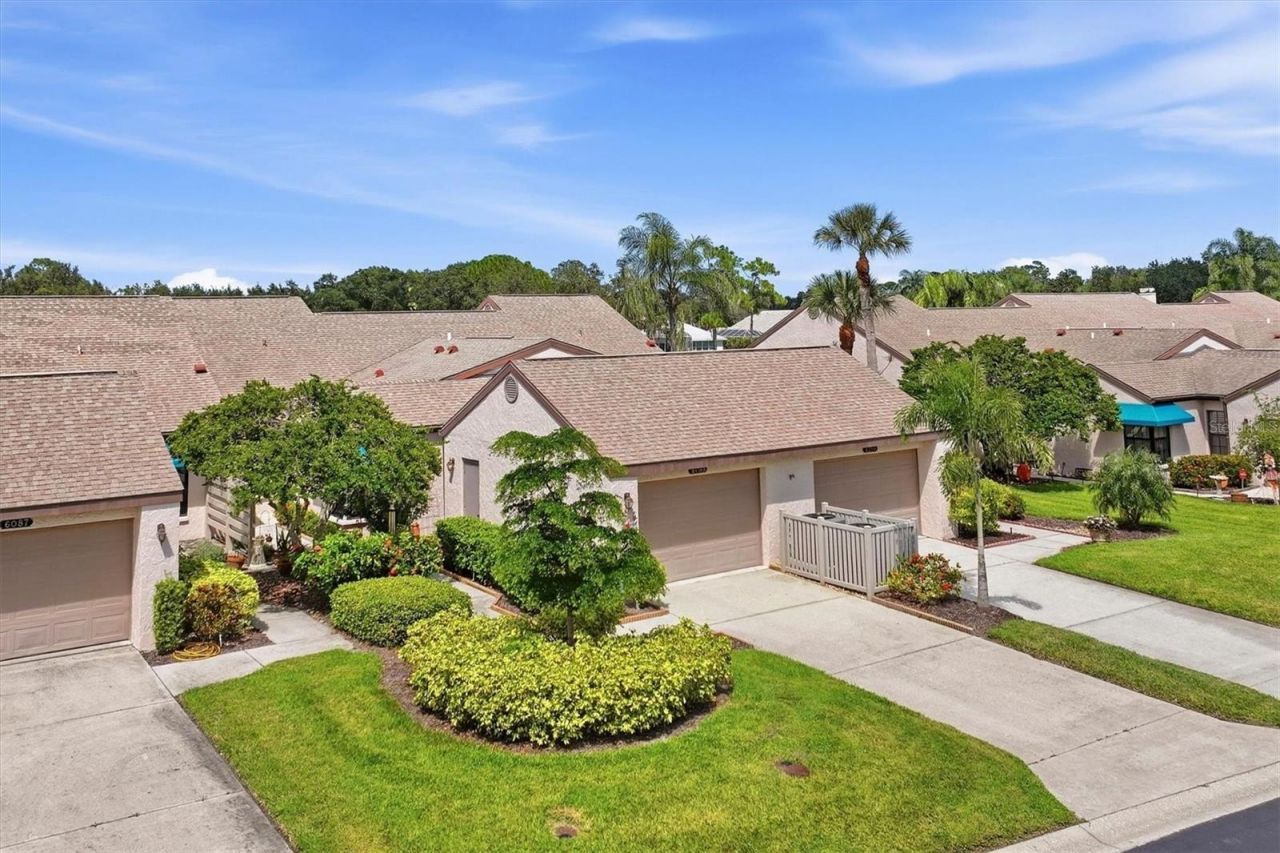 6089 Clubside Drive , Unit 7686, Sarasota, FL 34243 Photo