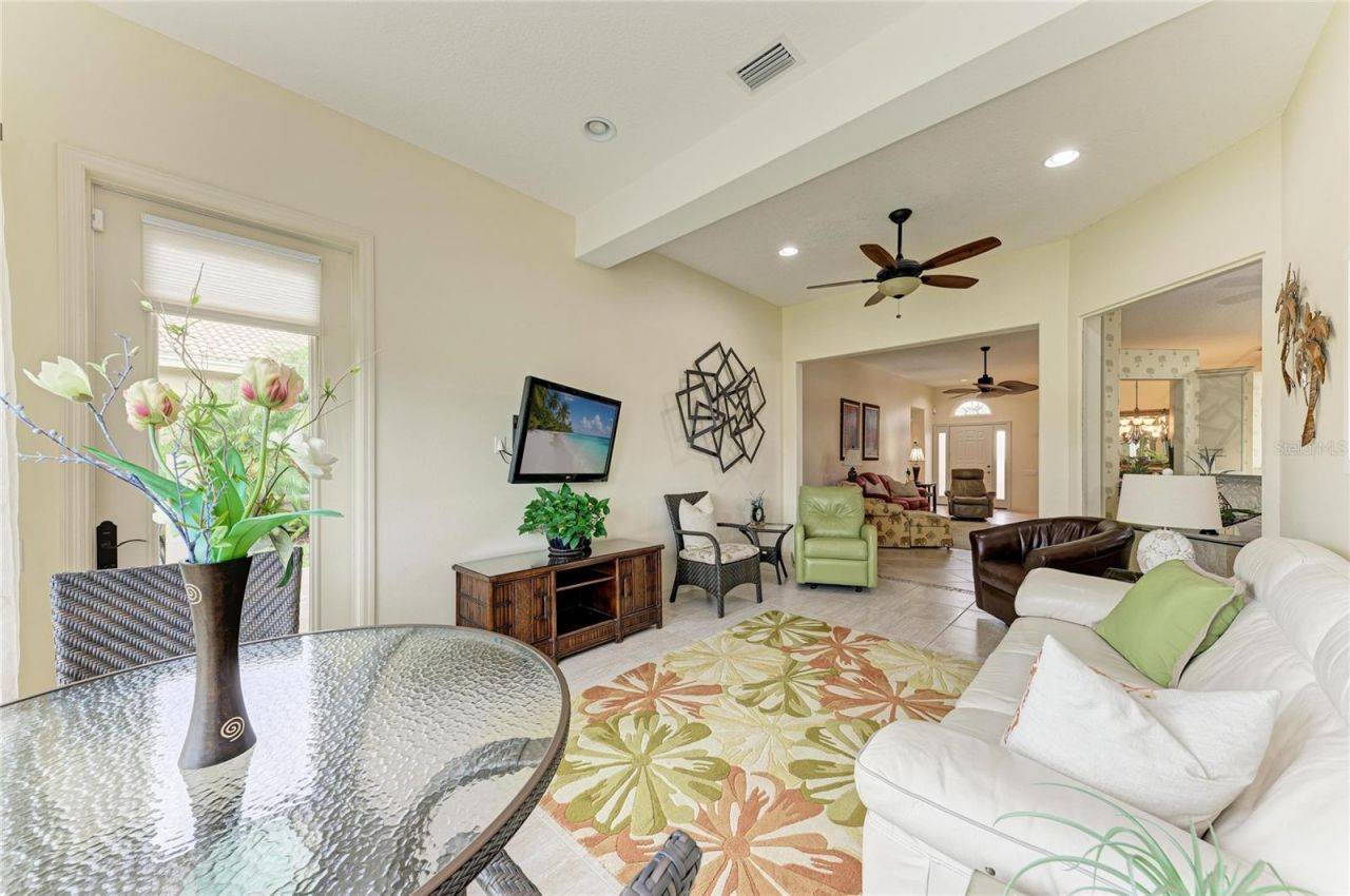 6635 Oakbrooke Circle, Bradenton, FL 34202 Photo