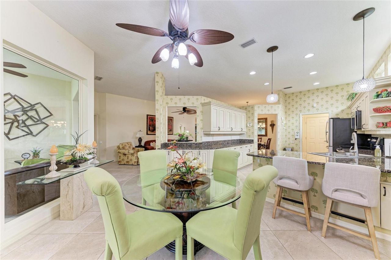 6635 Oakbrooke Circle, Bradenton, FL 34202 Photo