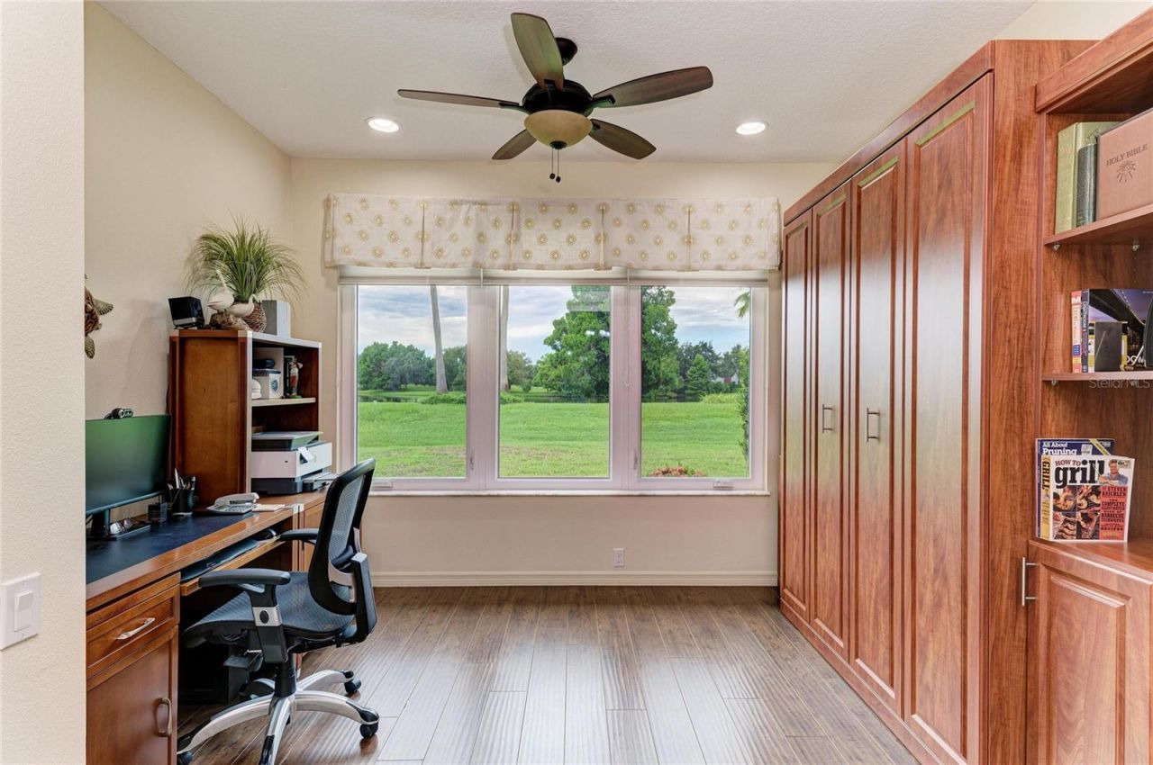 6635 Oakbrooke Circle, Bradenton, FL 34202 Photo
