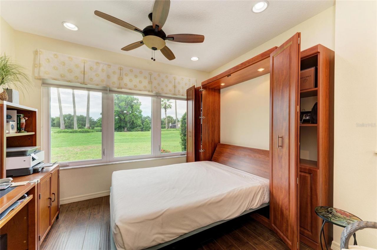 6635 Oakbrooke Circle, Bradenton, FL 34202 Photo