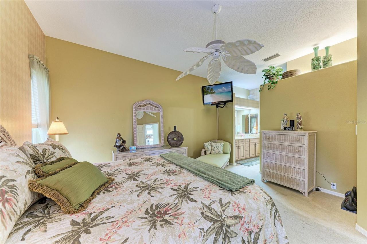 6635 Oakbrooke Circle, Bradenton, FL 34202 Photo