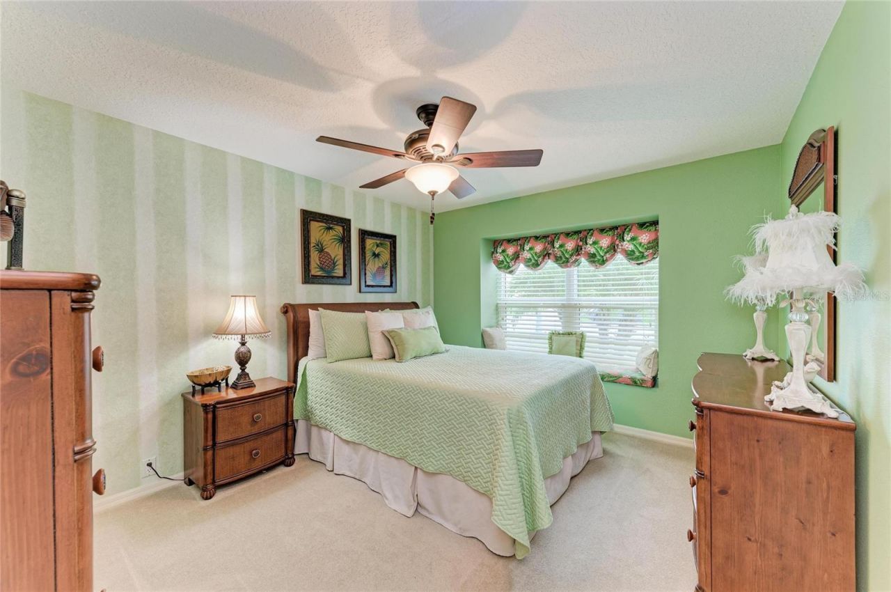 6635 Oakbrooke Circle, Bradenton, FL 34202 Photo