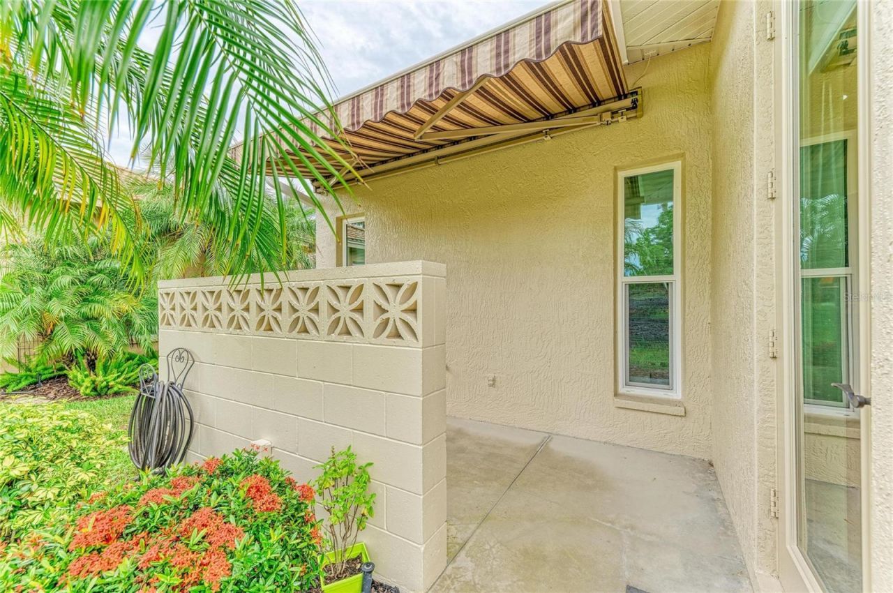 6635 Oakbrooke Circle, Bradenton, FL 34202 Photo