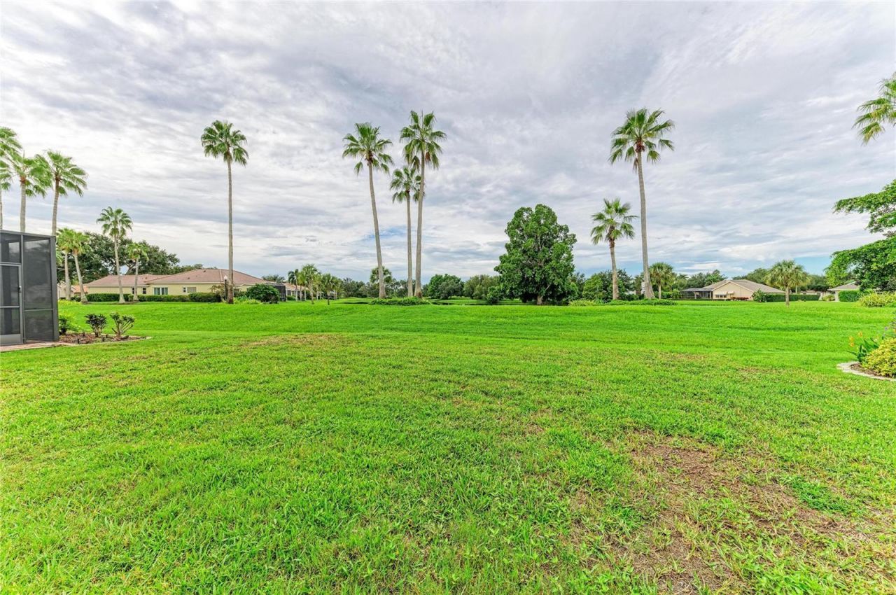 6635 Oakbrooke Circle, Bradenton, FL 34202 Photo