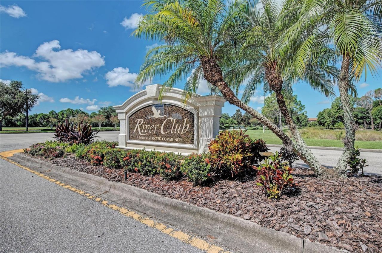 6635 Oakbrooke Circle, Bradenton, FL 34202 Photo