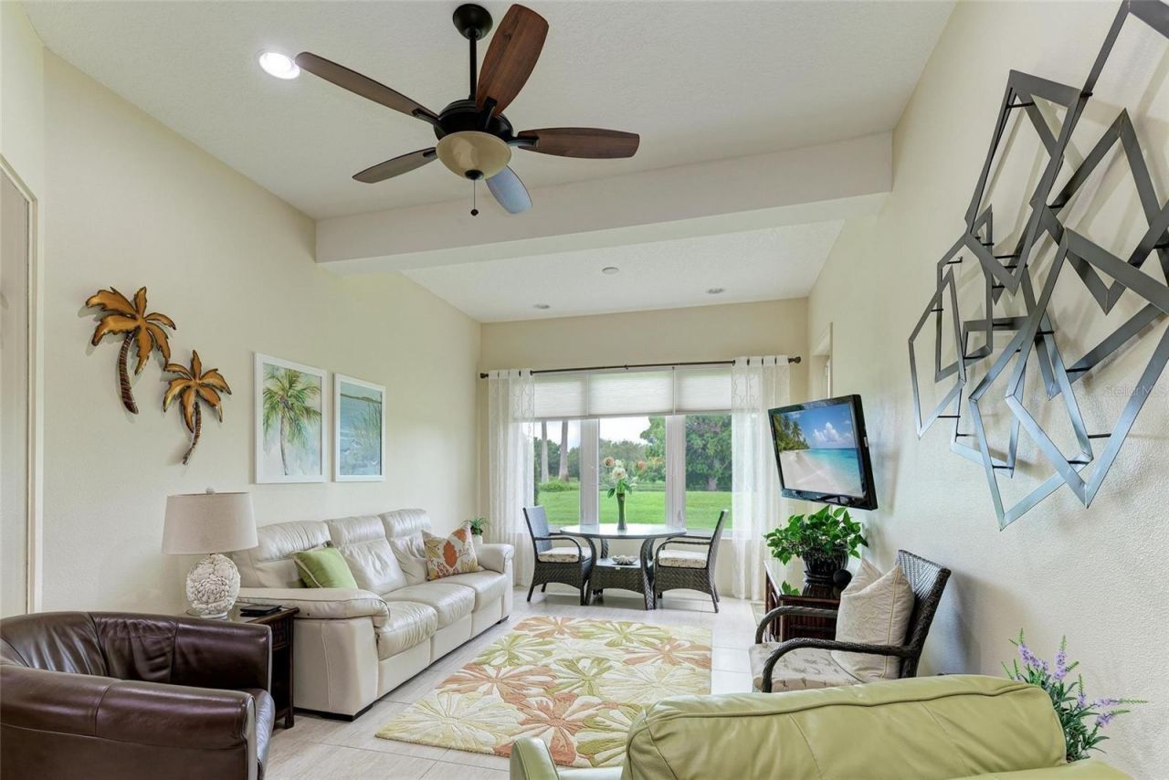 6635 Oakbrooke Circle, Bradenton, FL 34202 Photo