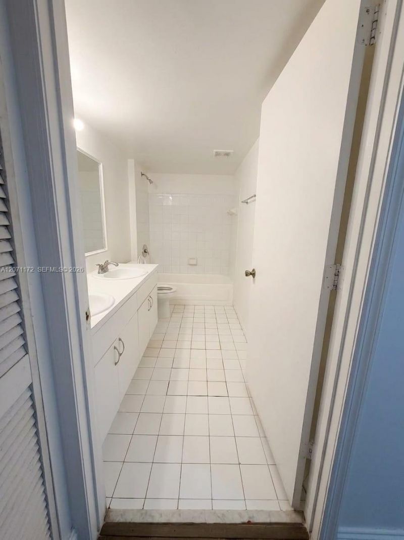 470 S Park Rd , Unit 7-207, Hollywood, FL 33021 Photo