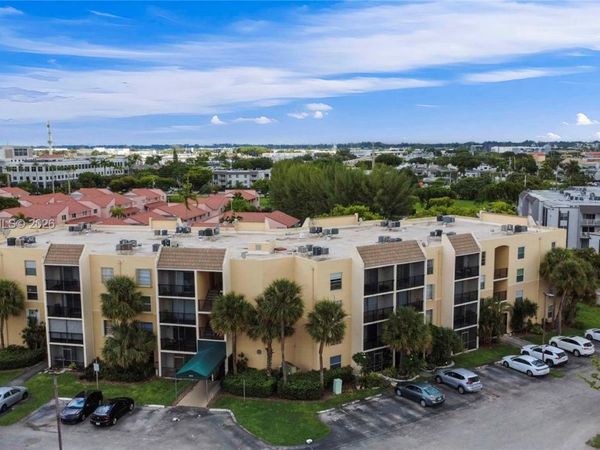 8005 Lake Dr , Unit 410, Doral, FL 33166