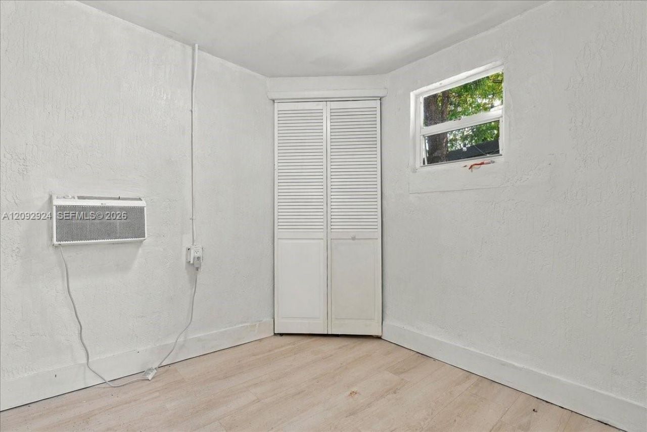 2388 NW 33rd St , Miami, FL 33142 Photo