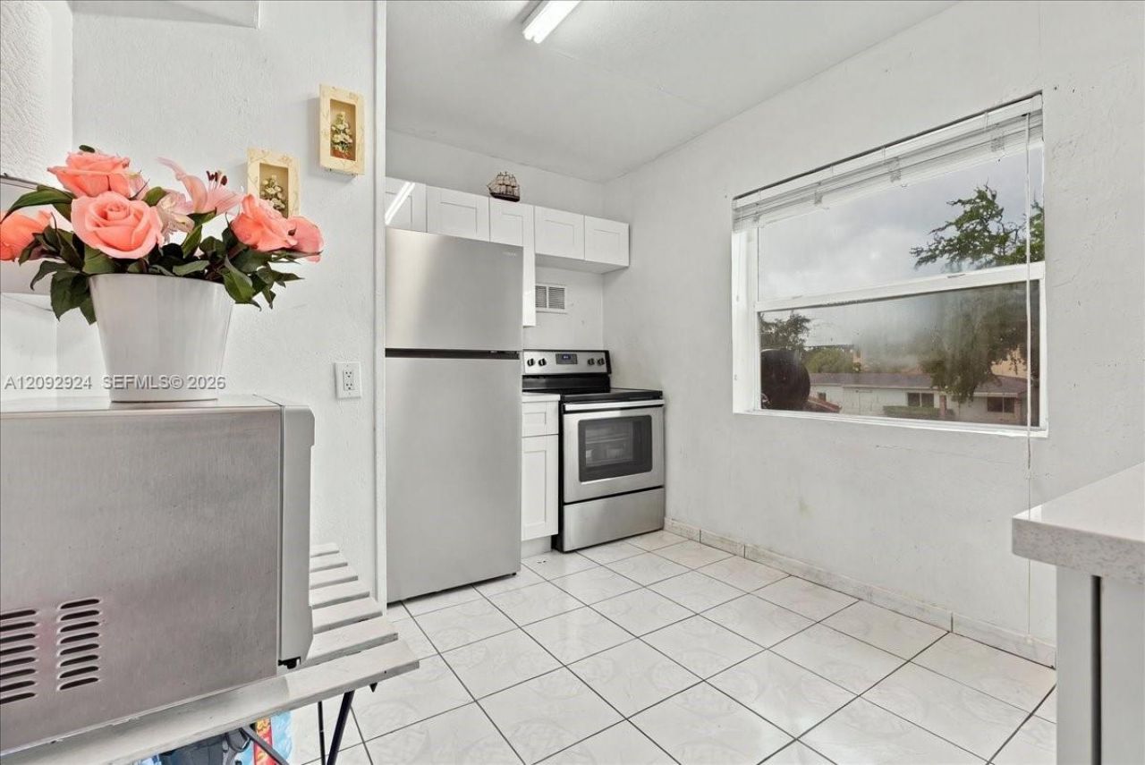 2388 NW 33rd St , Miami, FL 33142 Photo