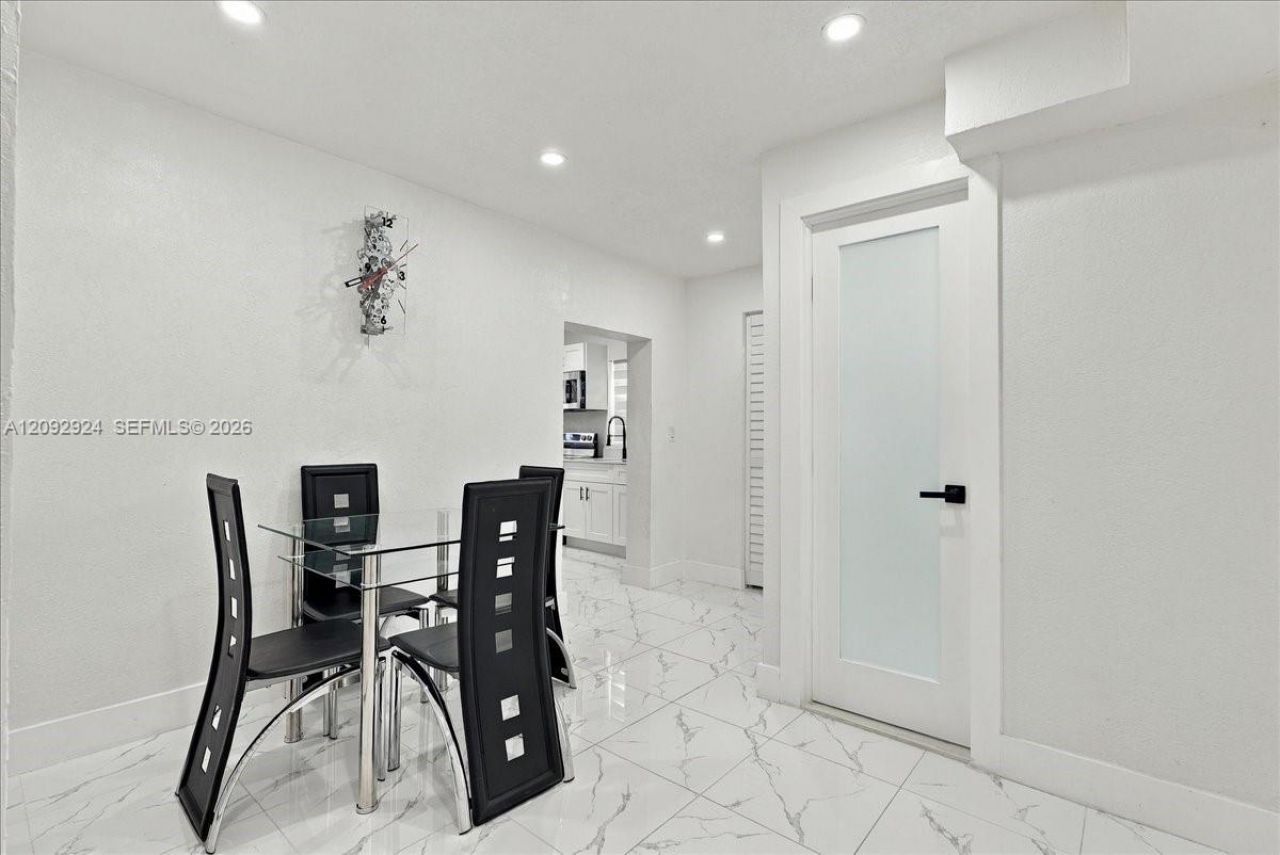 2388 NW 33rd St , Miami, FL 33142 Photo