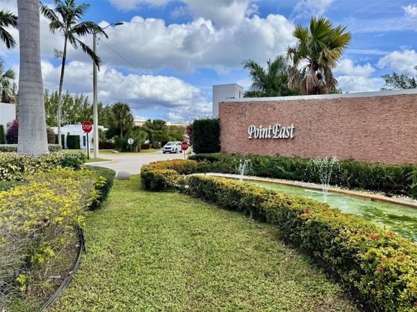 2905 Point East Dr , Unit L102, Aventura, FL 33160