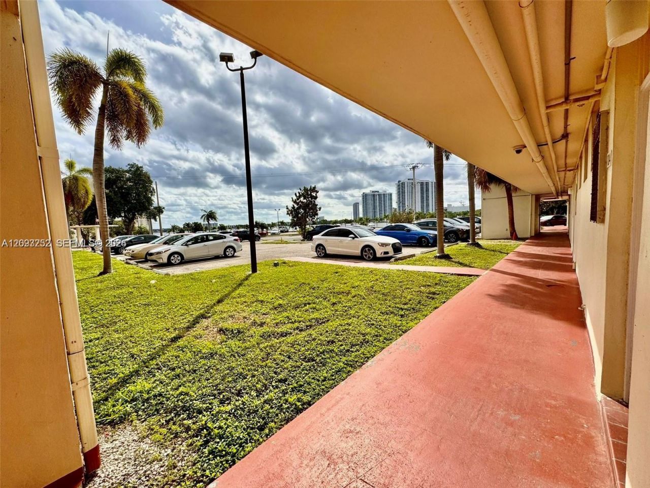 2905 Point East Dr , Unit L102, Aventura, FL 33160 Photo