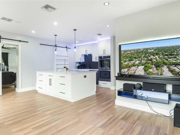 817 NW 17th St , Fort Lauderdale, FL 33311
