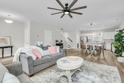 1512 Cuyler Lane photo 4