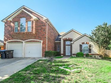8664 Lariat Circle, Fort Worth, TX 76244