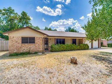 3513 Wren Avenue, Fort Worth, TX 76133