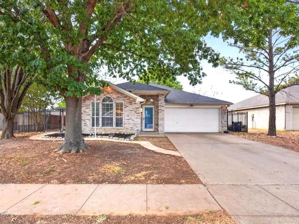 1150 Marc Street , Burleson, TX 76028