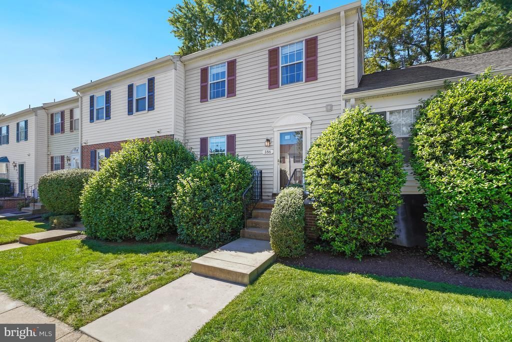 186 Fairfield Drive, Warrenton, VA 20186 Main Photo